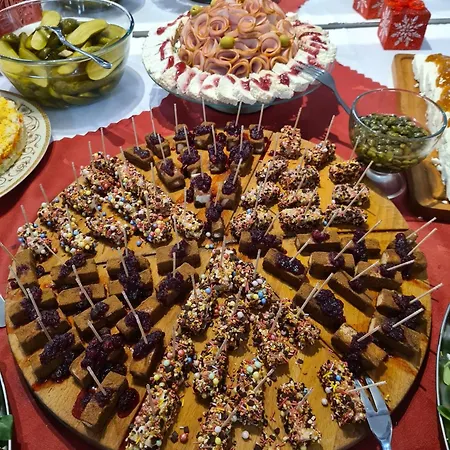 Mieszko Centrum Przy Deptaku 2* 카르파츠