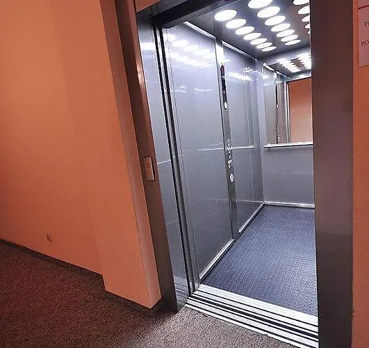 Mieszko Centrum Przy Deptaku 2*